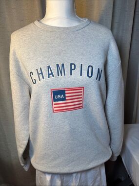 SHEIN Light Gray Crewneck with USA Flag Graphic